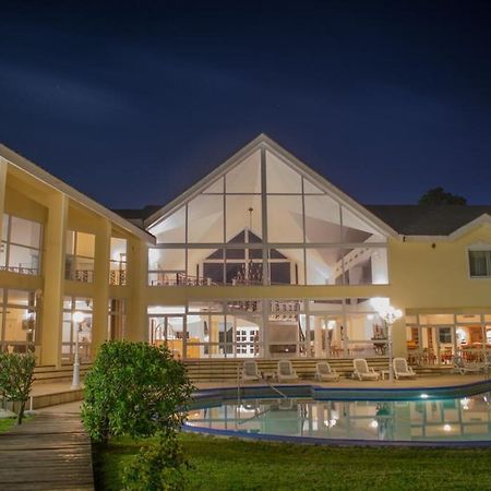 Parque Hotel Jean Clevers Пунта дел Есте Екстериор снимка The clubhouse at the Royal Natal Golf Club