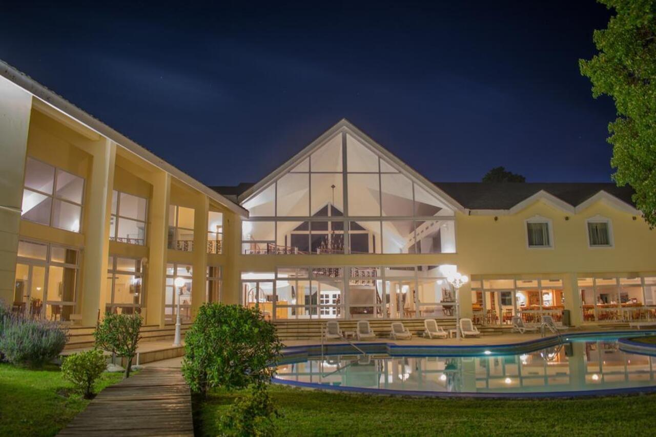 Parque Hotel Jean Clevers Пунта дел Есте Екстериор снимка The clubhouse at the Royal Natal Golf Club
