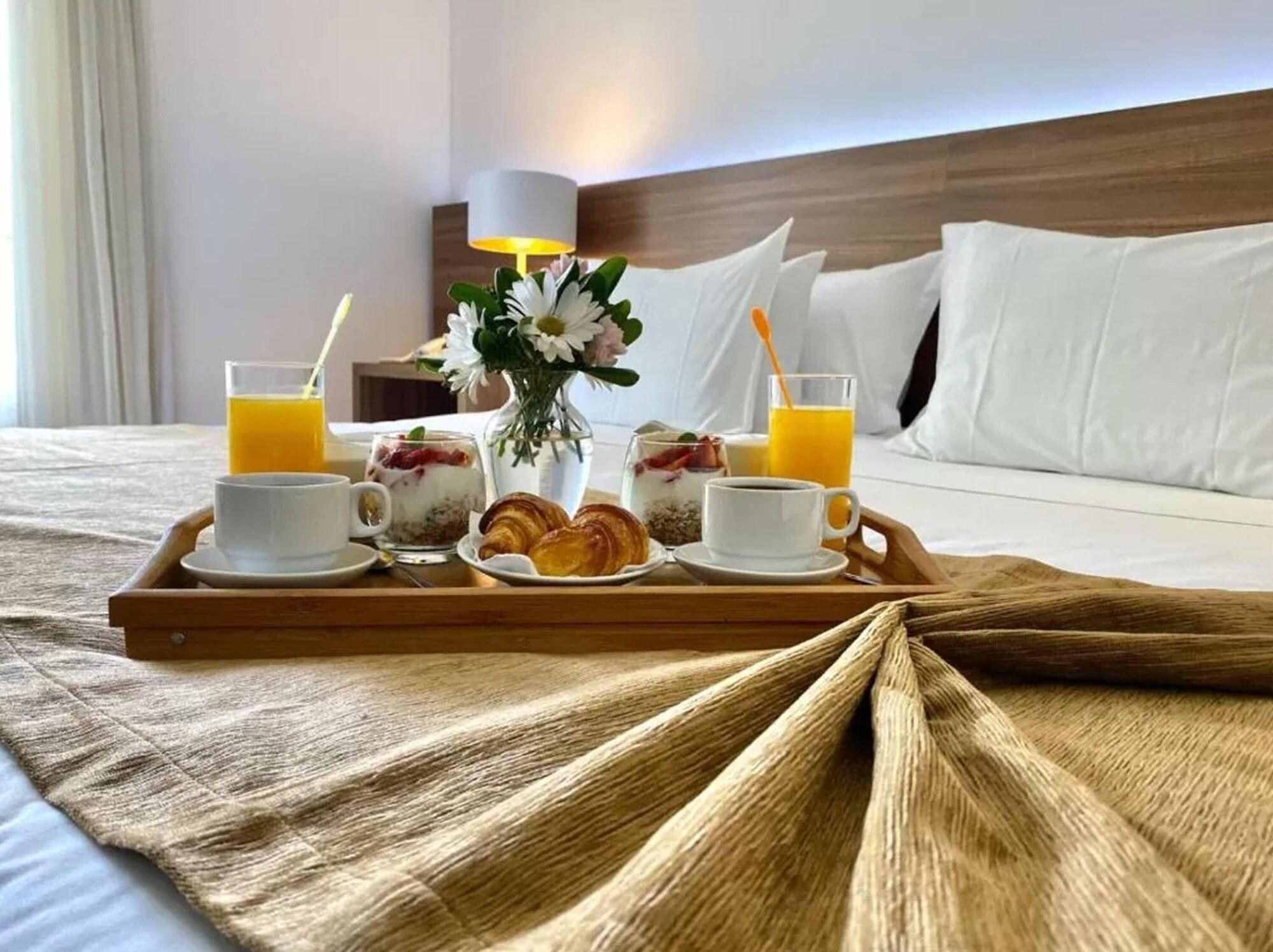 Parque Hotel Jean Clevers Пунта дел Есте Екстериор снимка Room service